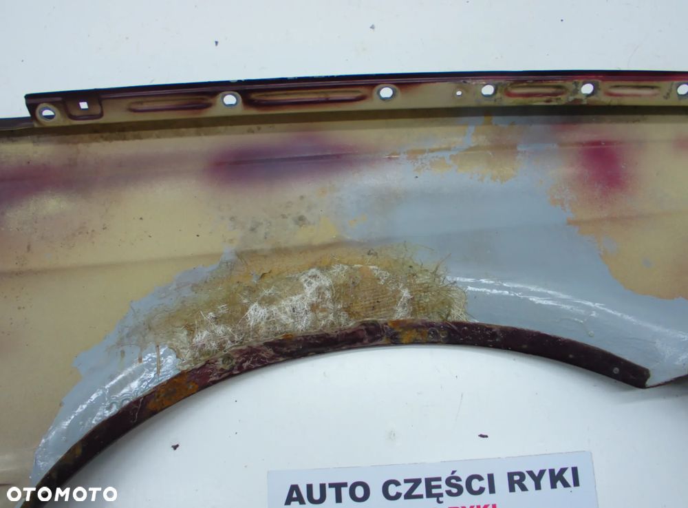 Audi 80 B4 Błotnik lewy przód - 7