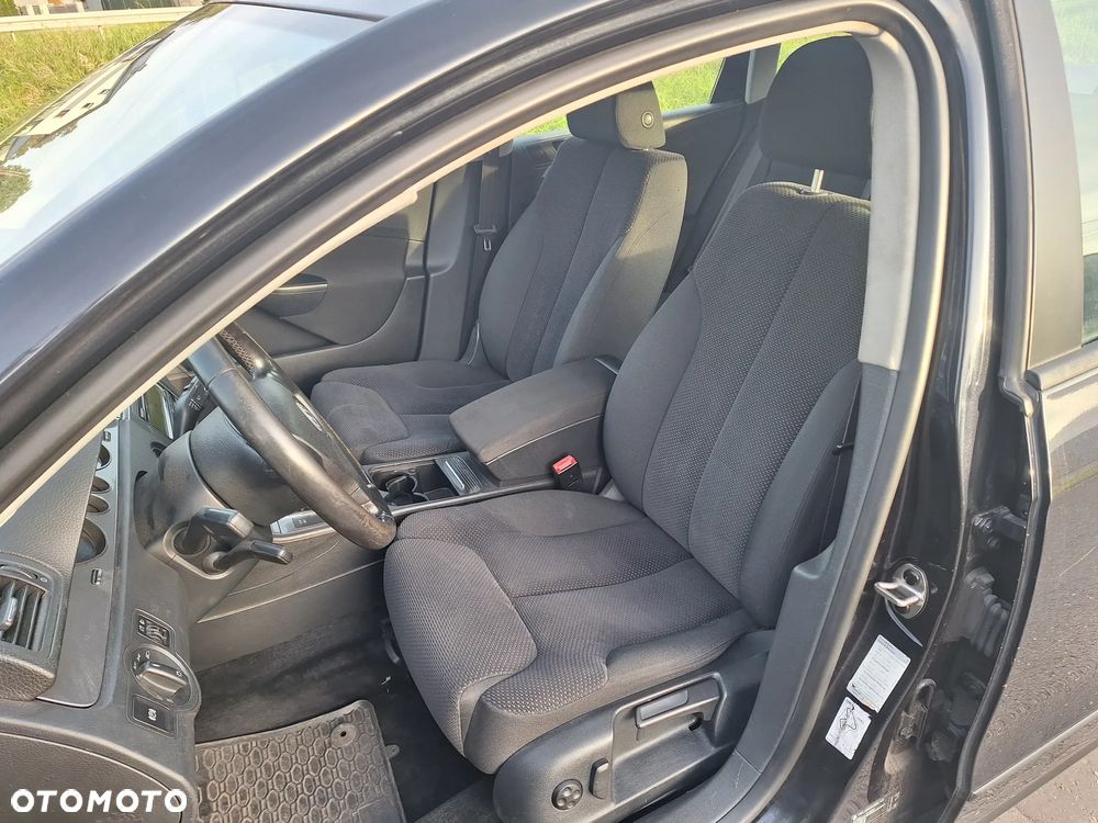 Volkswagen Passat 1.9 TDI DPF Comfortline - 8