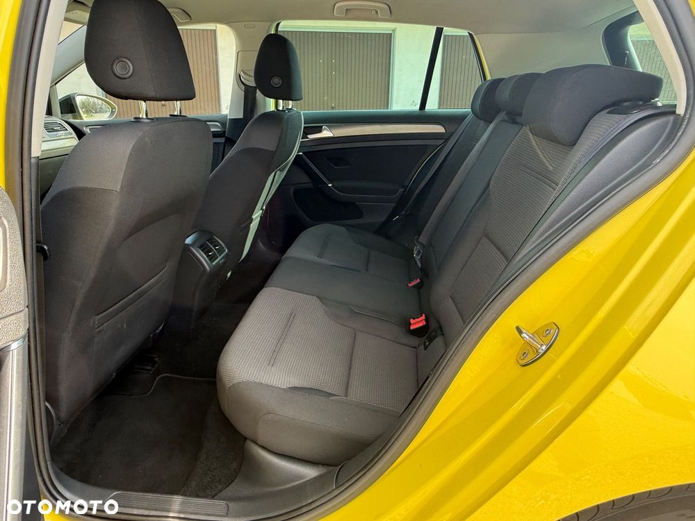 Volkswagen Golf 1.6 TDI DPF Style - 23