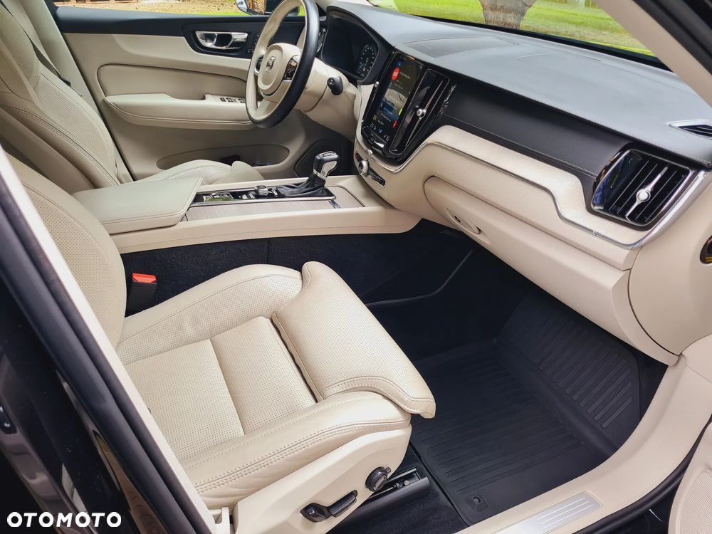 Volvo XC 60 D5 AWD Inscription - 3