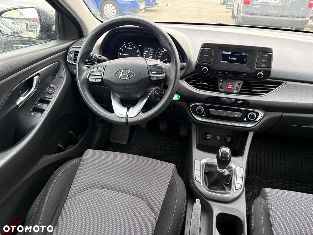 Hyundai i30 1.5 DPI Classic + - 12