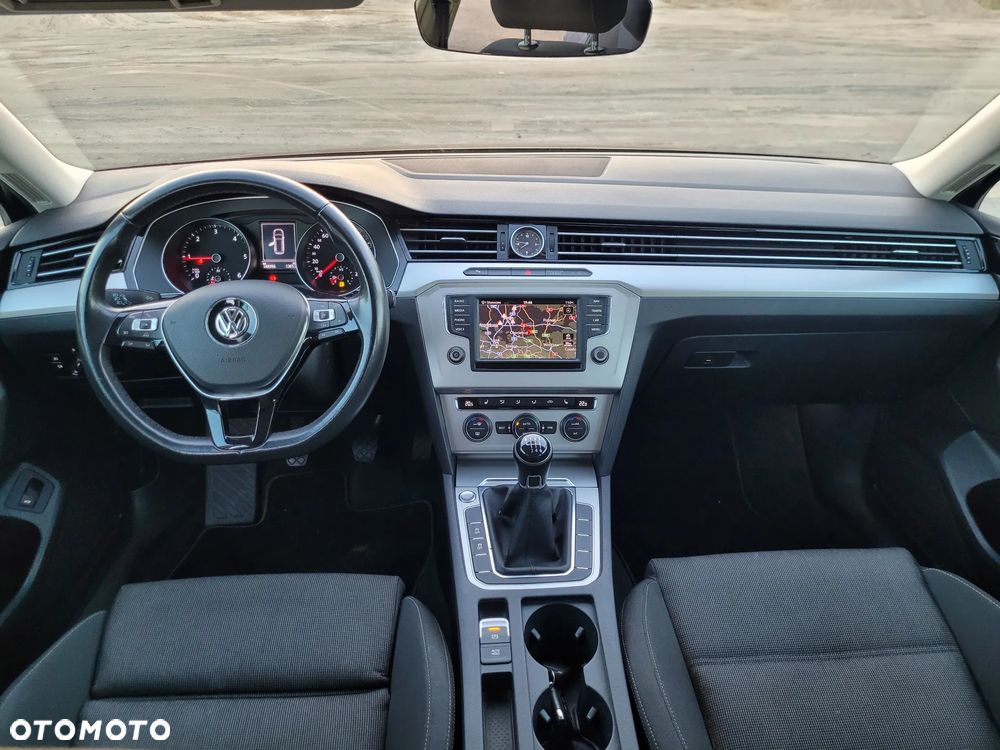 Volkswagen Passat 2.0 TDI SCR (BlueMotion Technology) Comfortline - 6