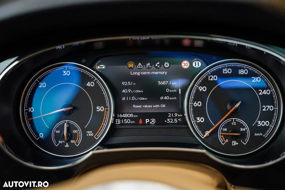 Bentley Bentayga - 39