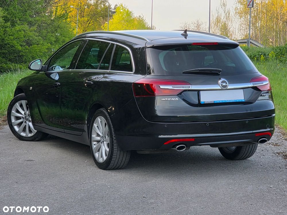 Opel Insignia 2.0 T Cosmo 4x4 - 11