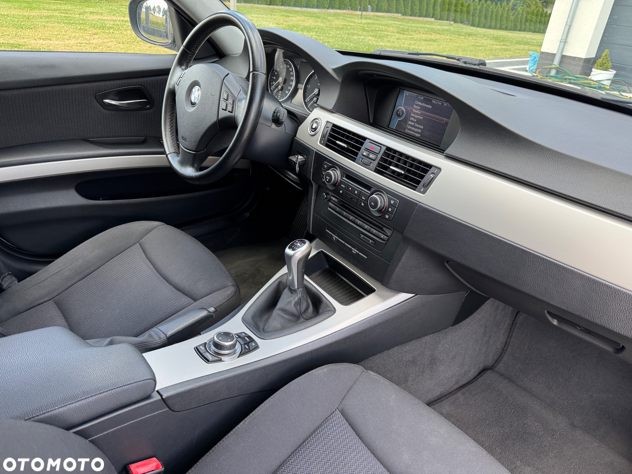 BMW Seria 3 318d DPF Touring Edition Exclusive - 25