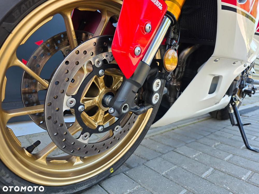 Yamaha R7 - 18