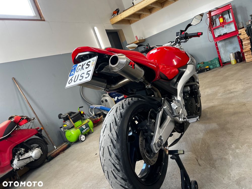Suzuki GSR - 5