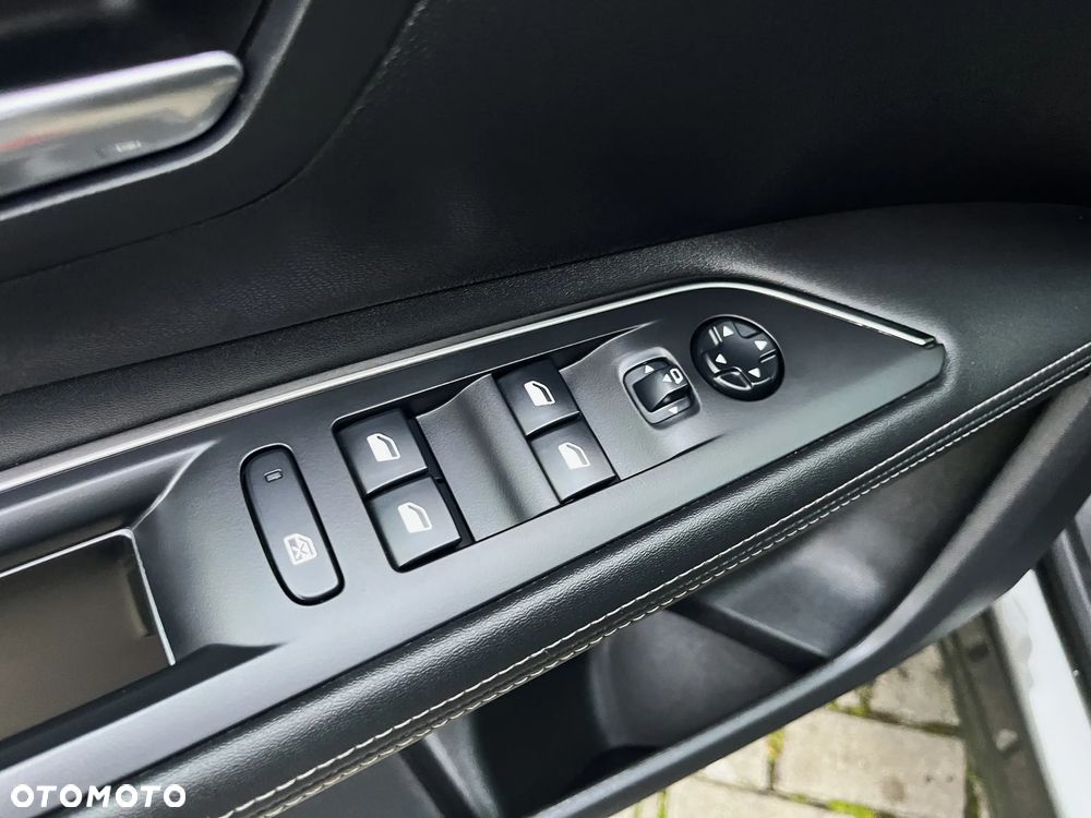 Peugeot 3008 PureTech 130 Stop & Start Allure - 32
