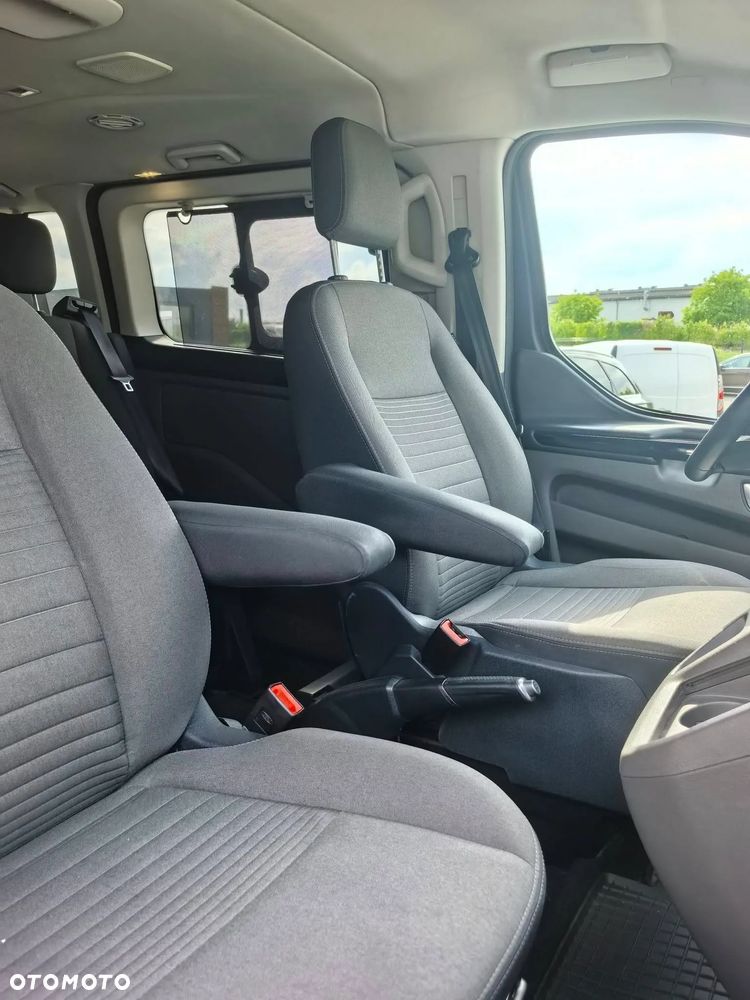 Ford Tourneo Custom - 6