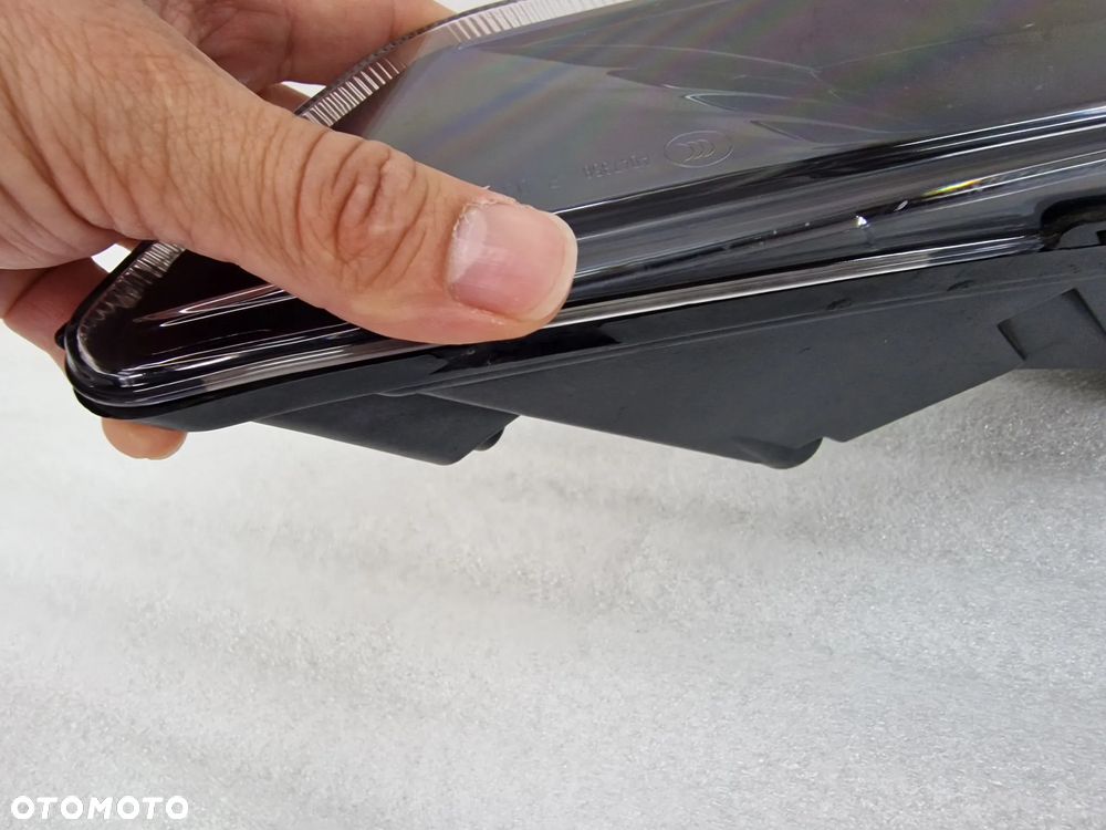 VW PASSAT B7 10- 3AA R-LINE PRAWY HALOGEN NA JEDNĄ ŻARÓWKĘ , NR AUKCJI H275 - 10