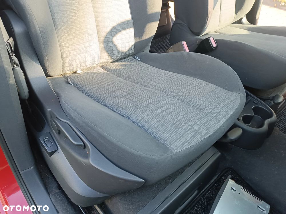Renault Scenic 1.6 16V Expression - 32