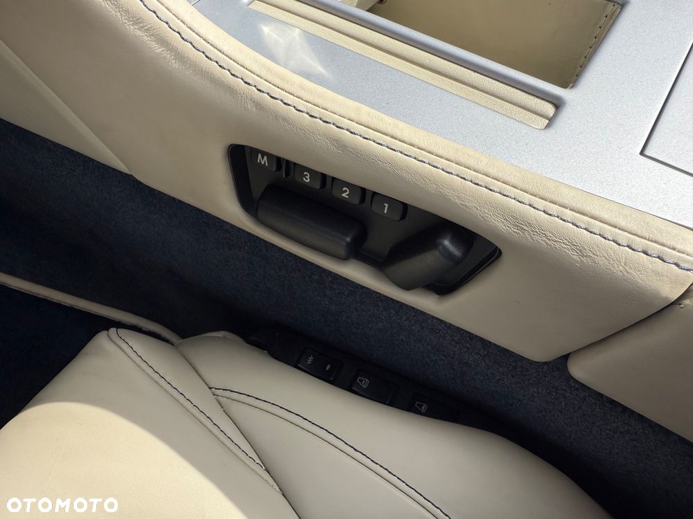 Aston Martin DB9 - 26