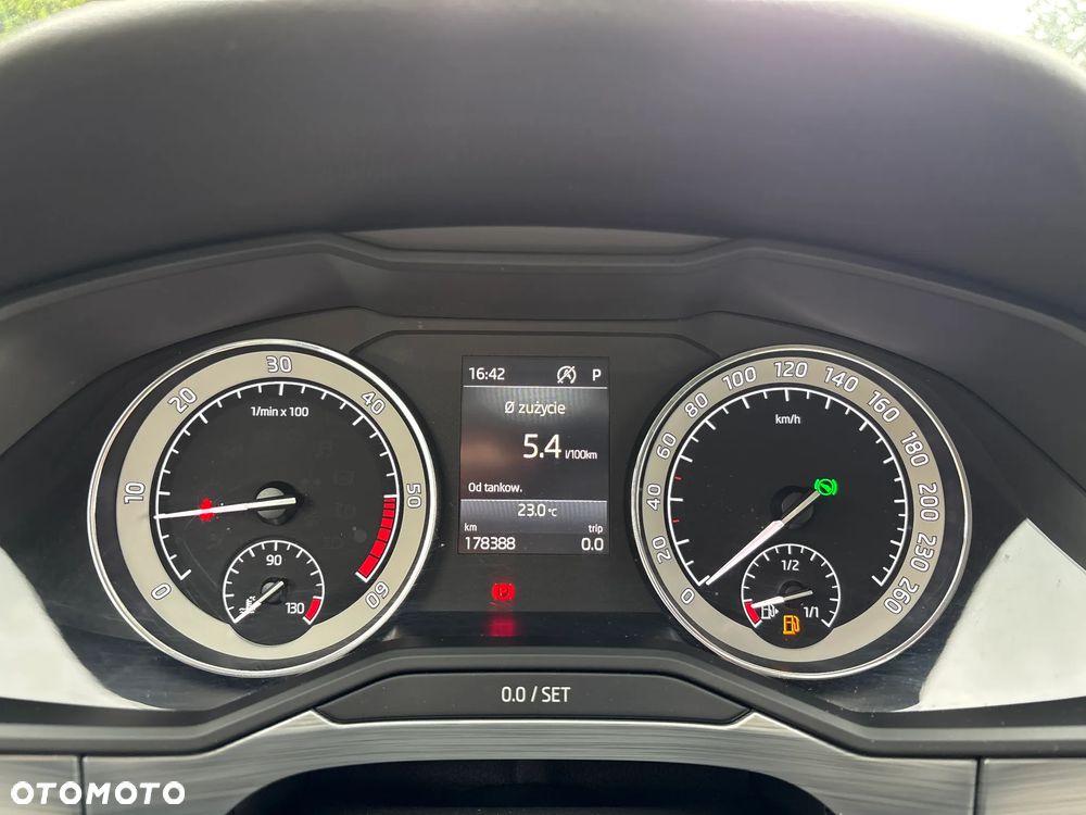 Skoda Superb 2.0 TDI SCR Ambition DSG - 15