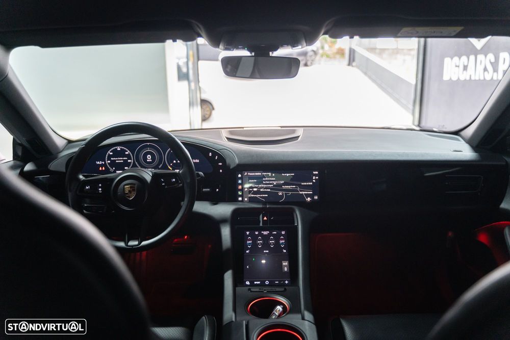 Porsche Taycan 4S - 13