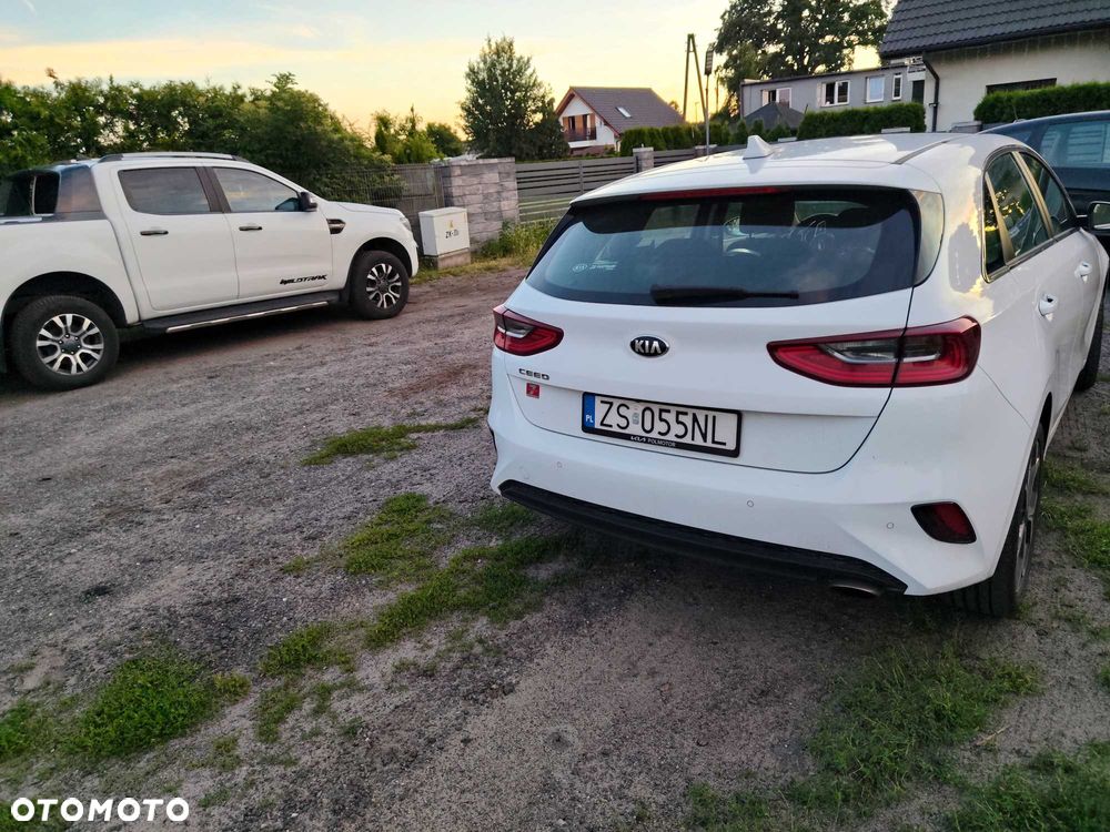 Kia Ceed - 4