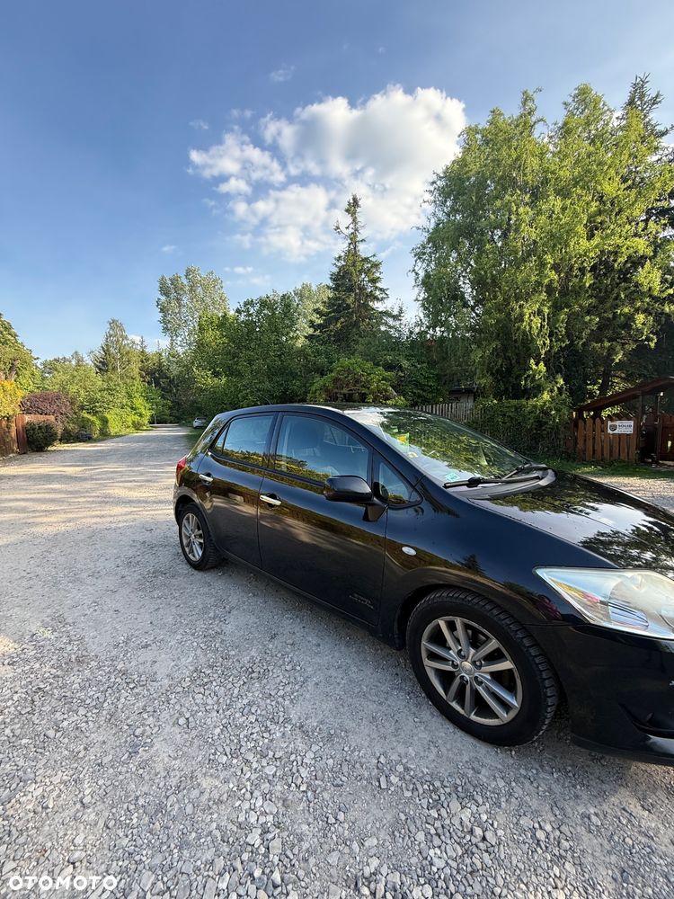 Toyota Auris 1.4 VVT-i Terra - 2