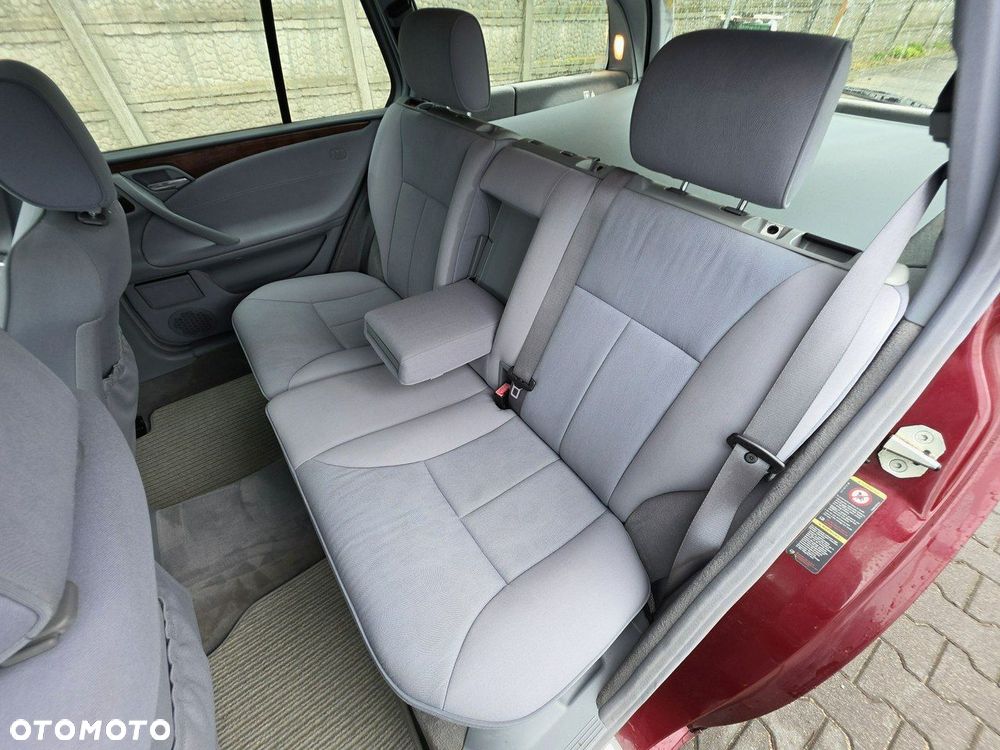 Mercedes-Benz Klasa E - 27