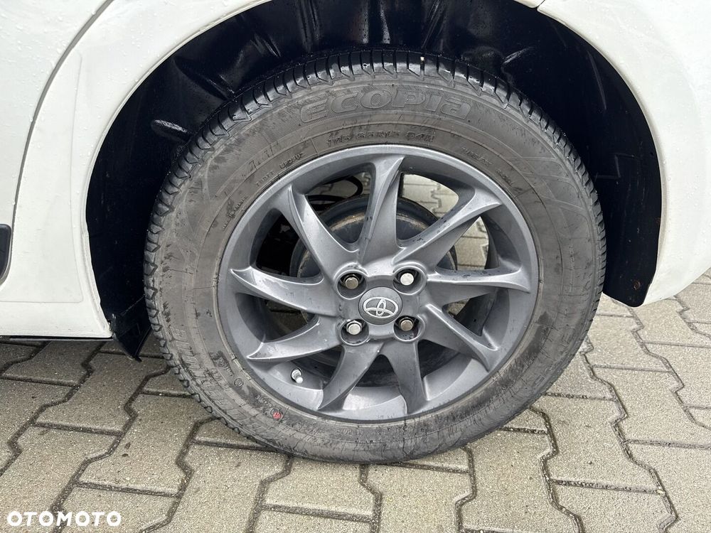 Toyota Yaris - 14