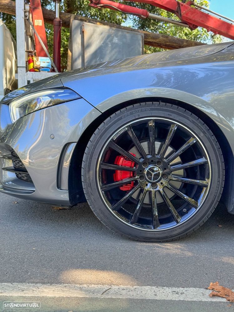 Mercedes-Benz A 180 d 7G-DCT AMG Line - 4