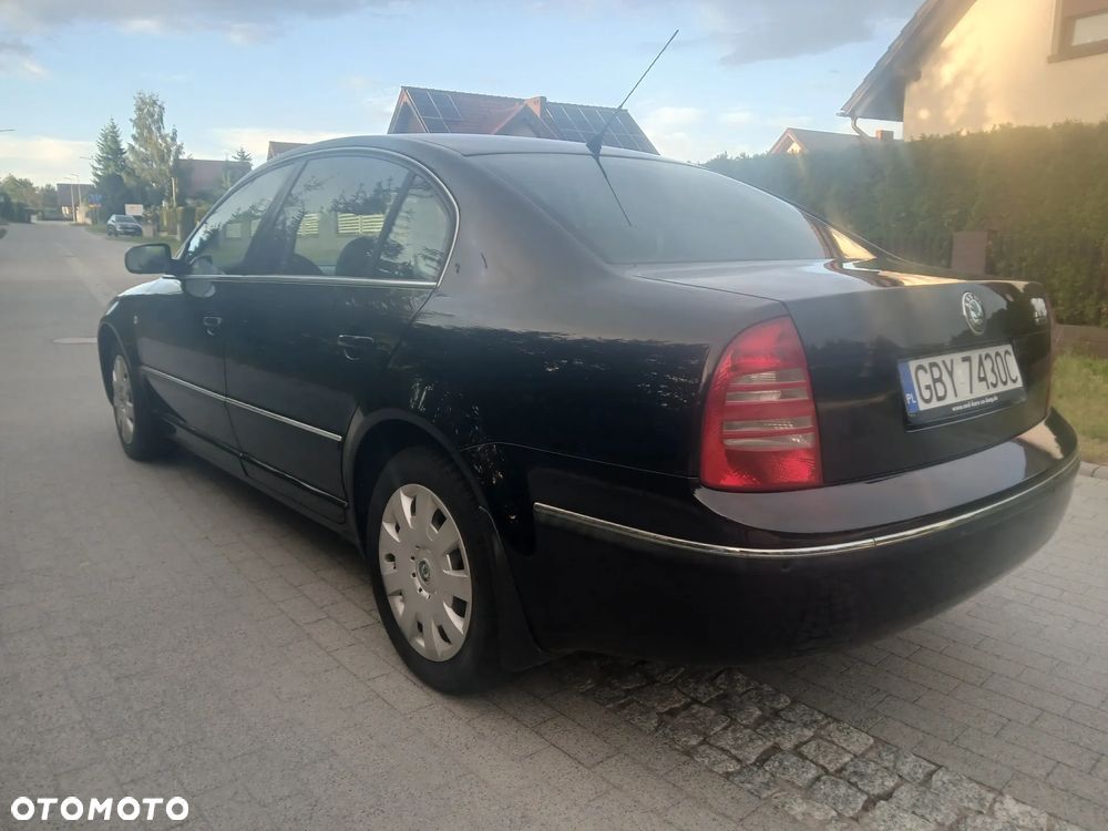 Skoda Superb 2.0 TDI DPF Platinum - 3