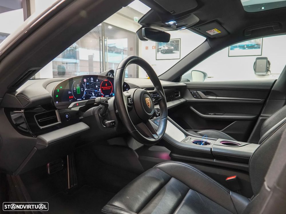 Porsche Taycan 4 - 15