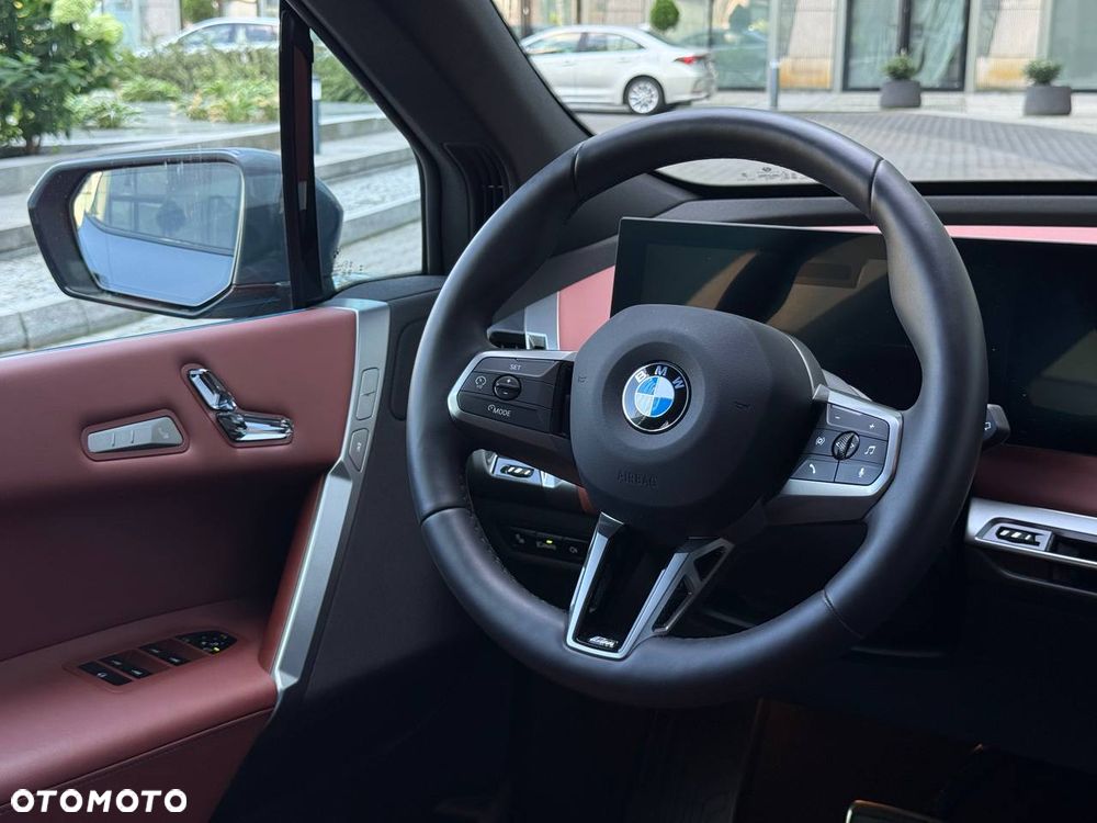 BMW iX - 14