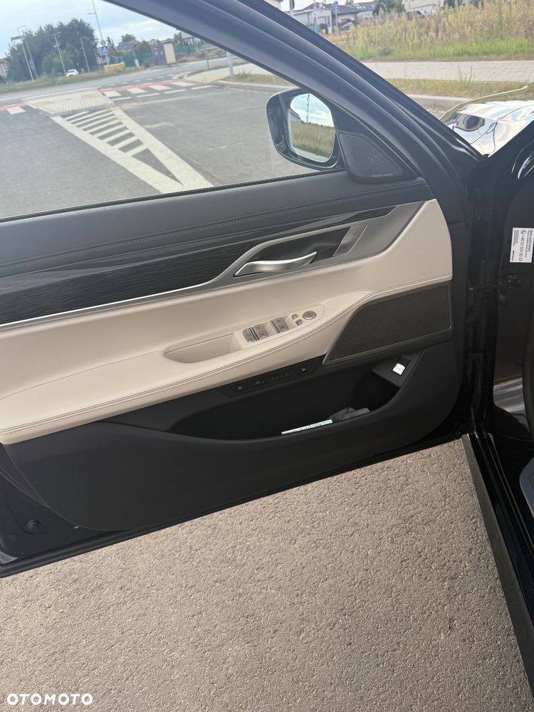 BMW Seria 7 730d xDrive - 25
