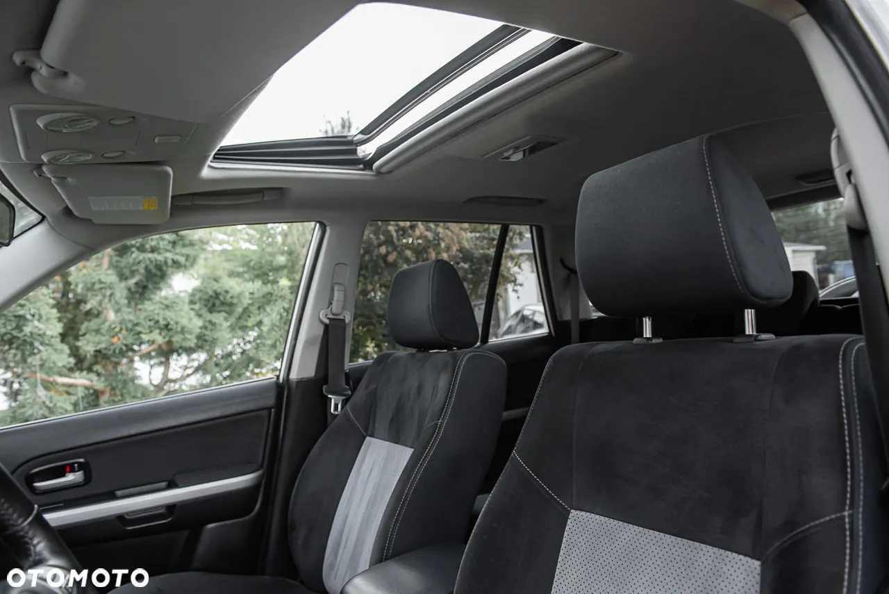 Suzuki Grand Vitara 2.0 De luxe - 21
