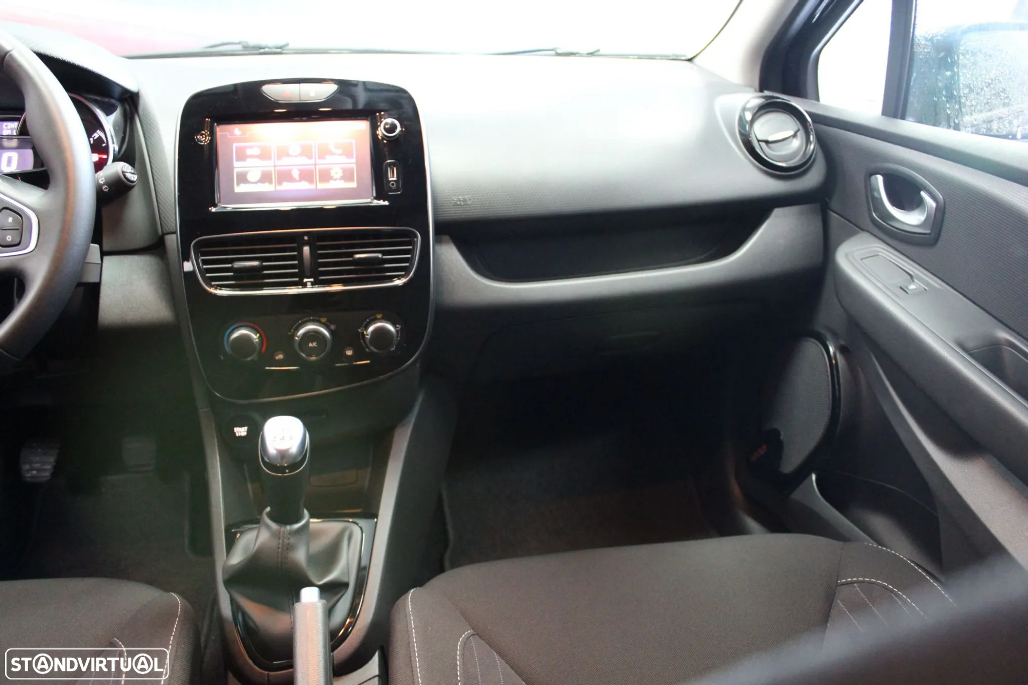 Renault Clio Sport Tourer 0.9 TCe Limited - 11