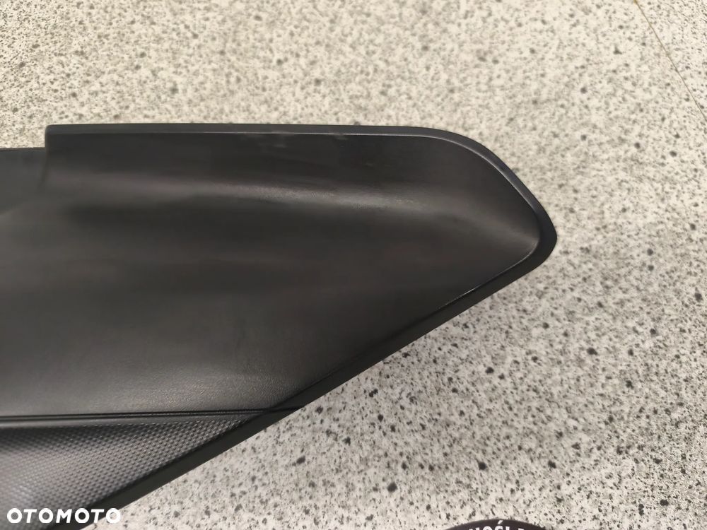 Owiewka, osłona prawa, bok, boczek, wypełnienie prawe Triumph Trident 660 2022 - 2
