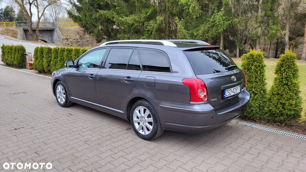 Toyota Avensis 1.8 VVT-i Executive - 3