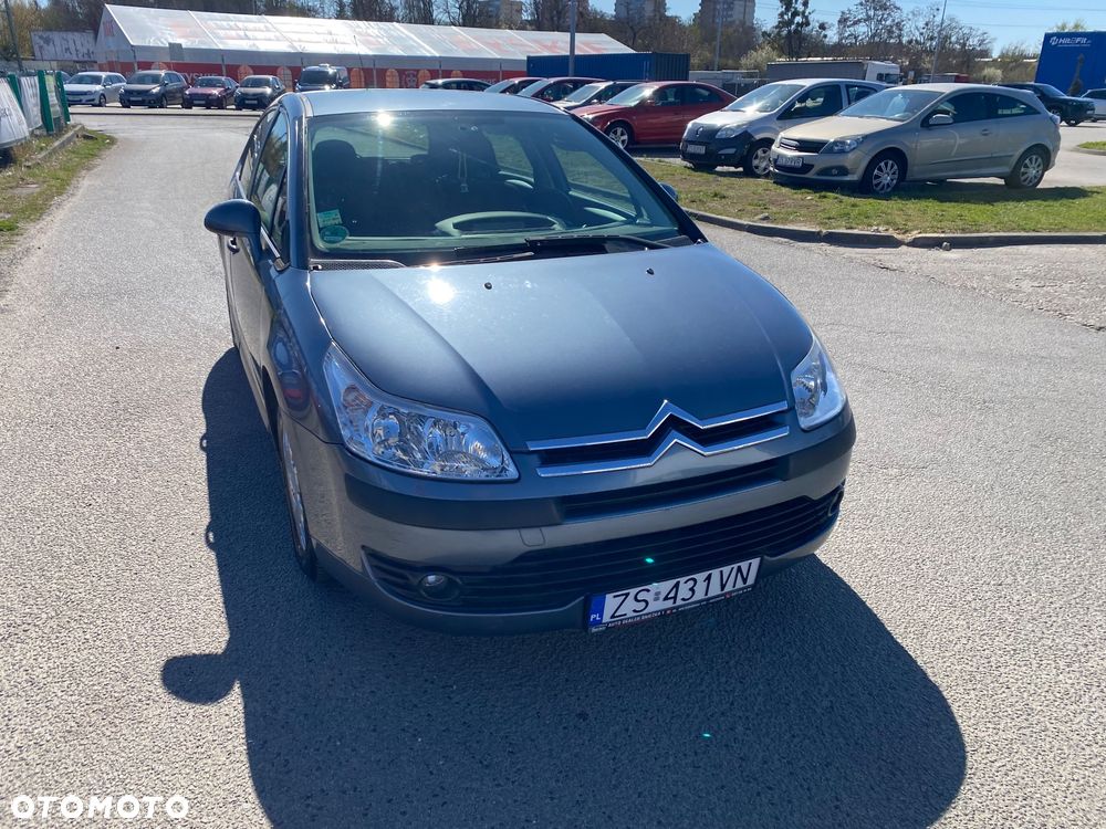 Citroën C4 1.6 16V Confort - 12