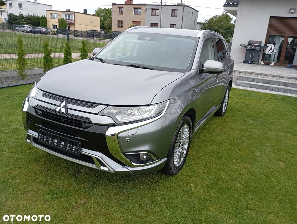 Mitsubishi Outlander - 1