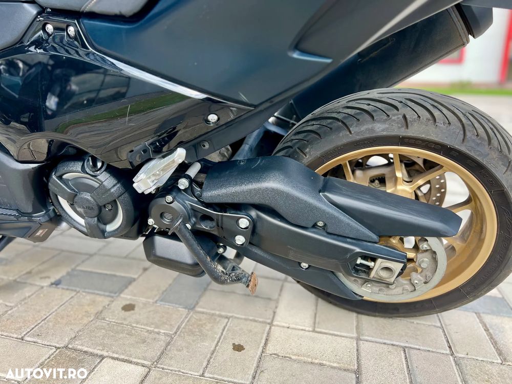 Yamaha TMAX 560 - 4