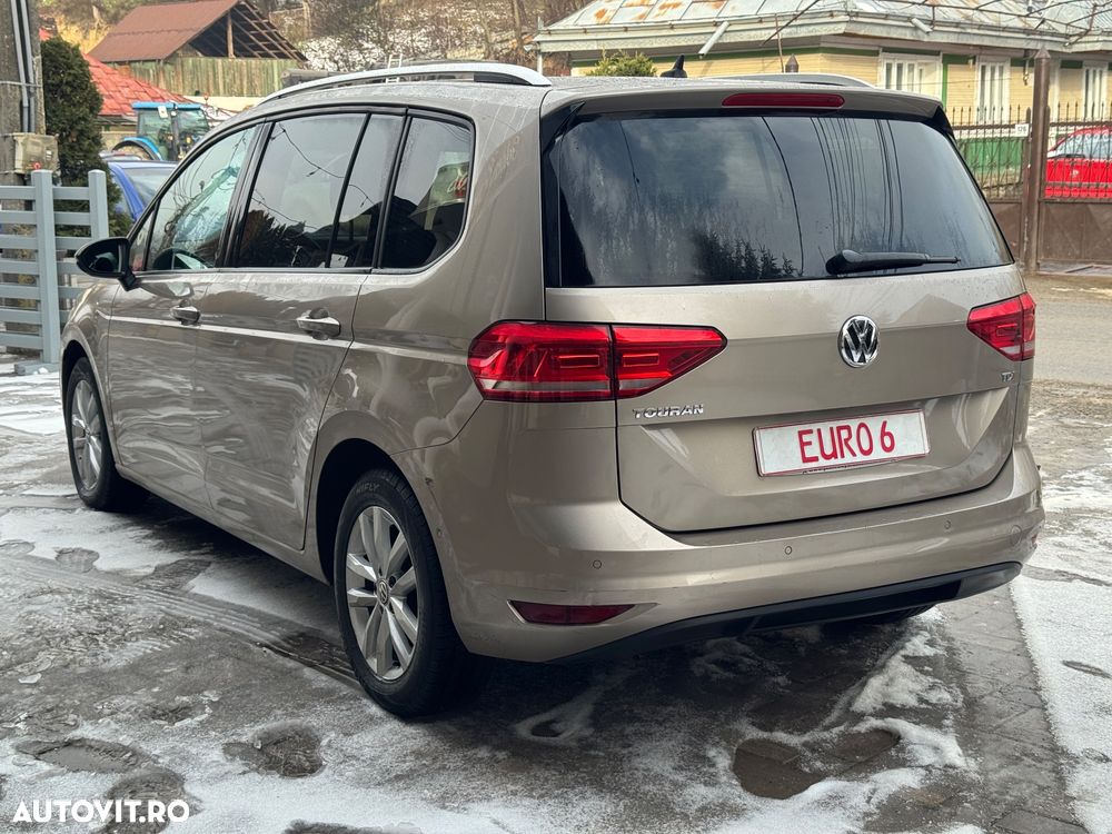 Volkswagen Touran 1.6 TDI SCR (BlueMotion Technology) DSG Comfortline - 4