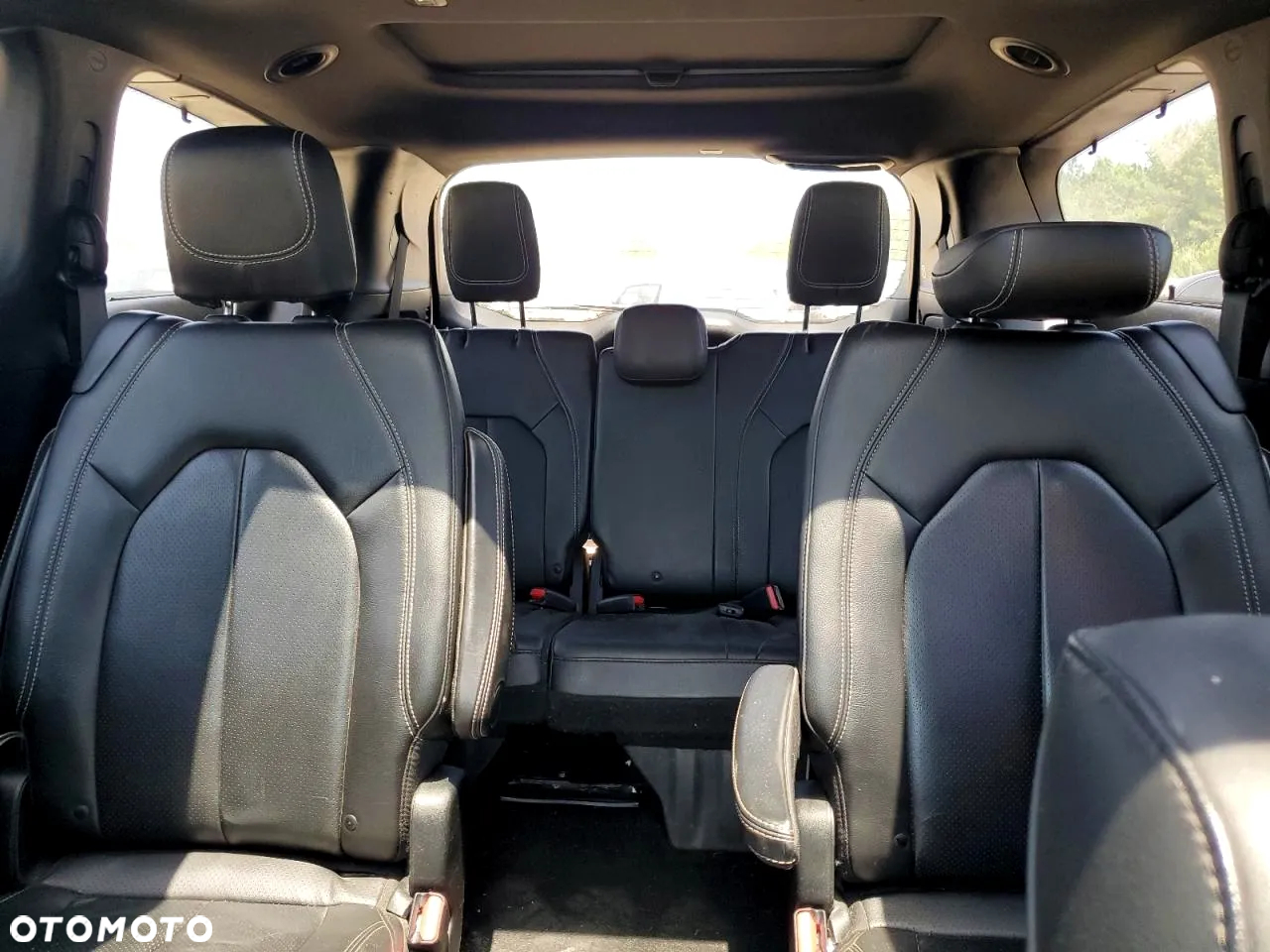 Chrysler Pacifica - 11