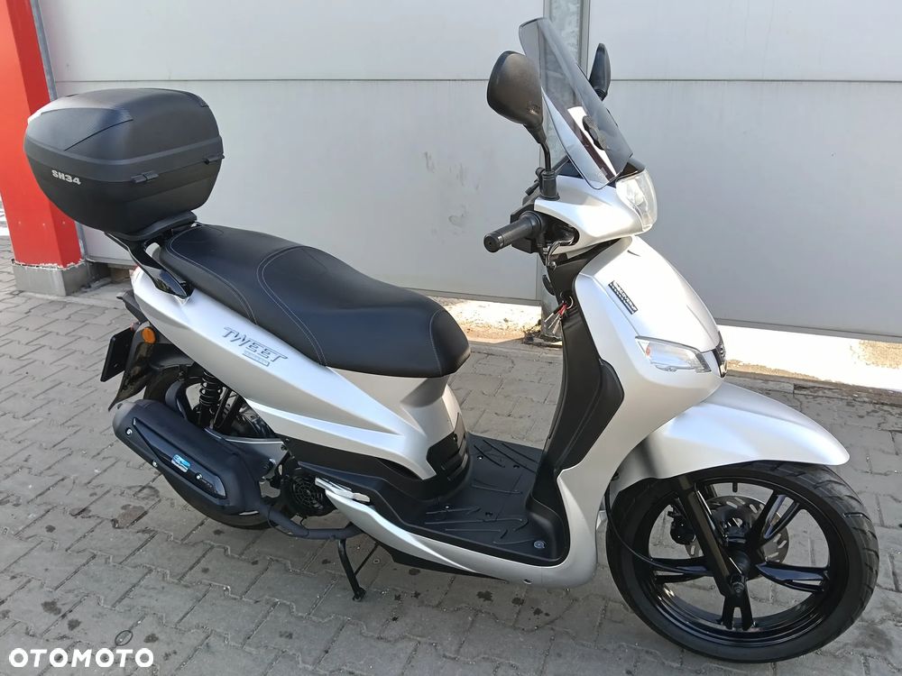 Peugeot Tweet - 8