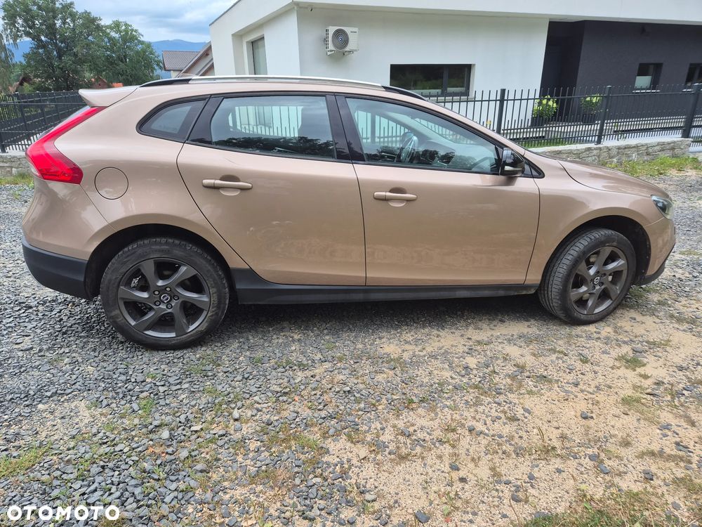 Volvo V40 Cross Country - 3