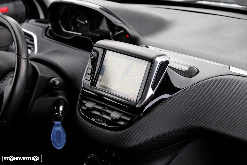 Peugeot 2008 1.6 BlueHDi Style - 17