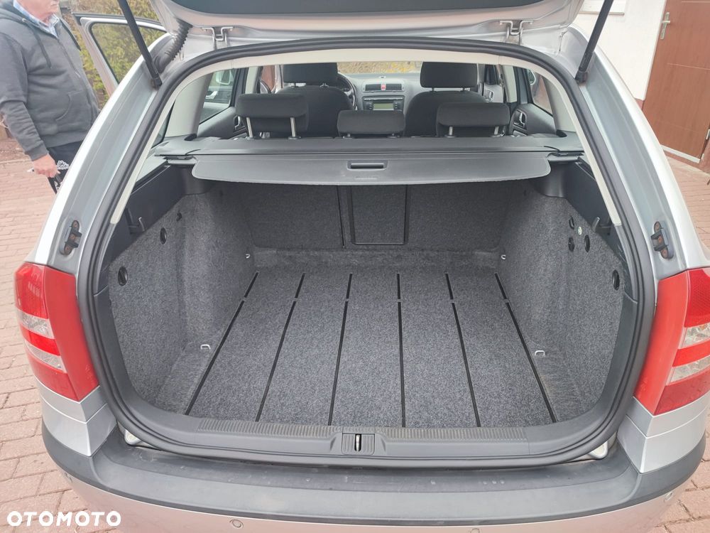 Skoda Octavia 1.6 Tour - 3
