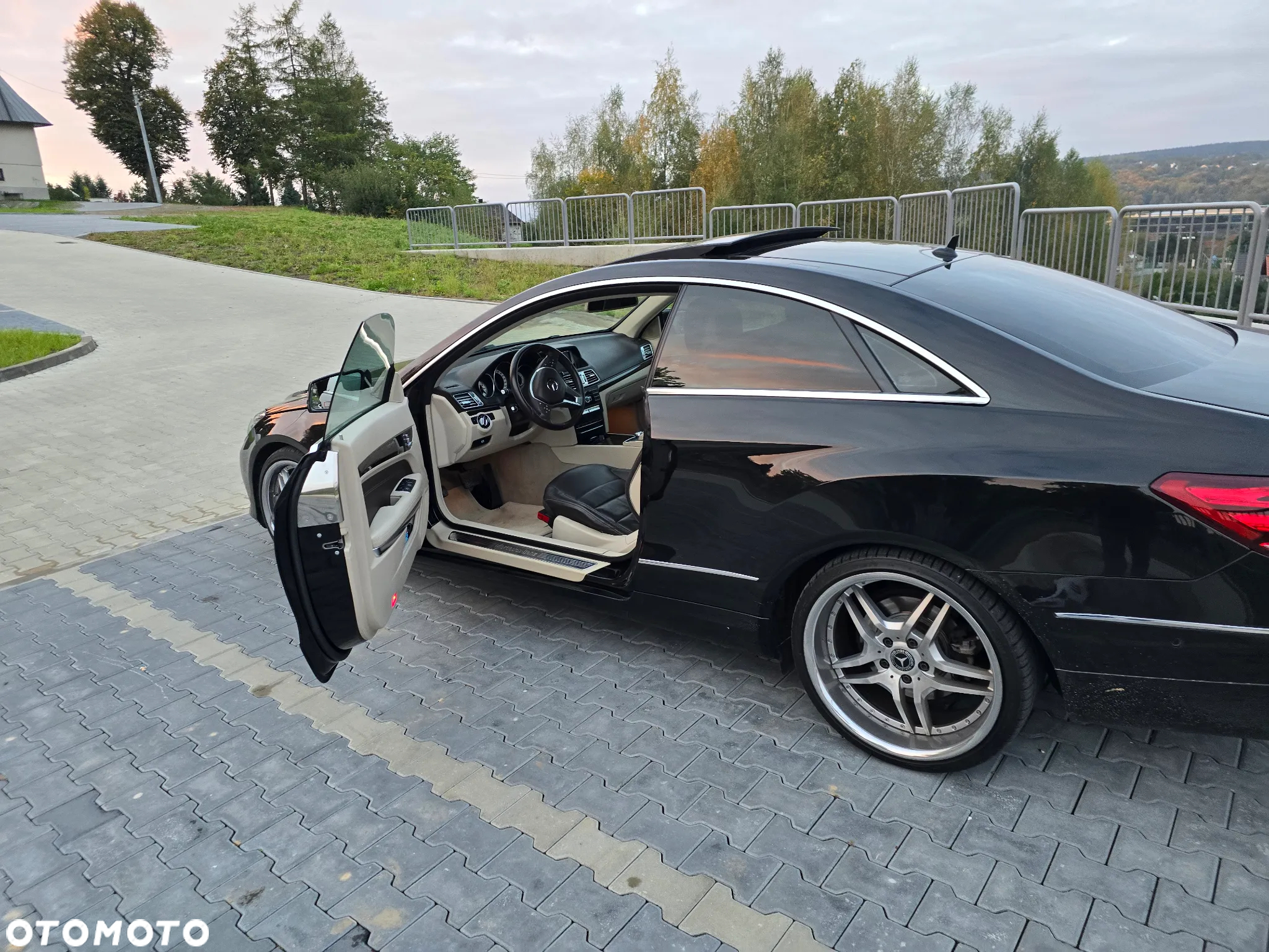 Mercedes-Benz Klasa E 250 - 32