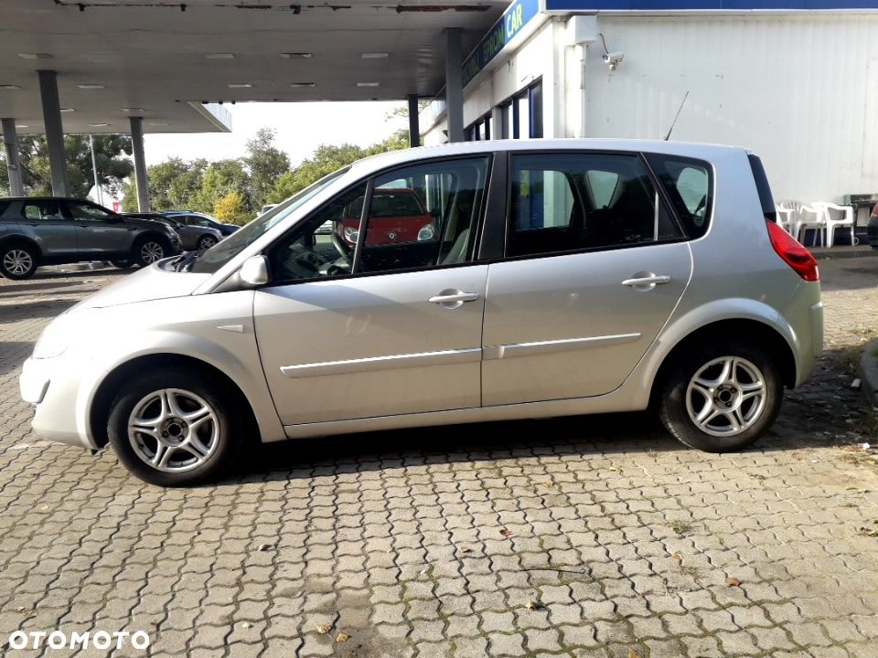 Renault Scenic 1.6 16V Confort Expression - 8