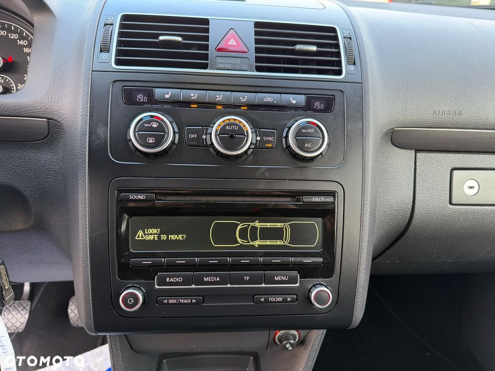 Volkswagen Touran - 17