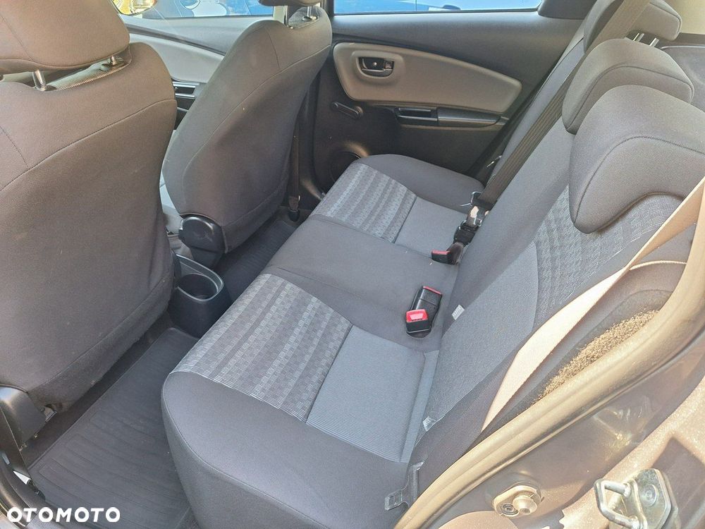 Toyota Yaris - 16