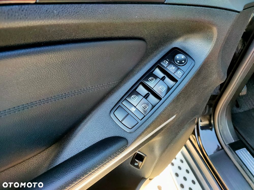 Mercedes-Benz ML - 17