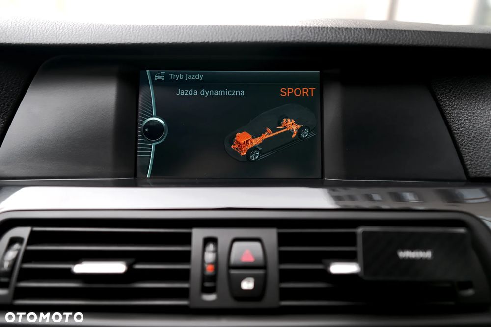 BMW Seria 5 520d - 33