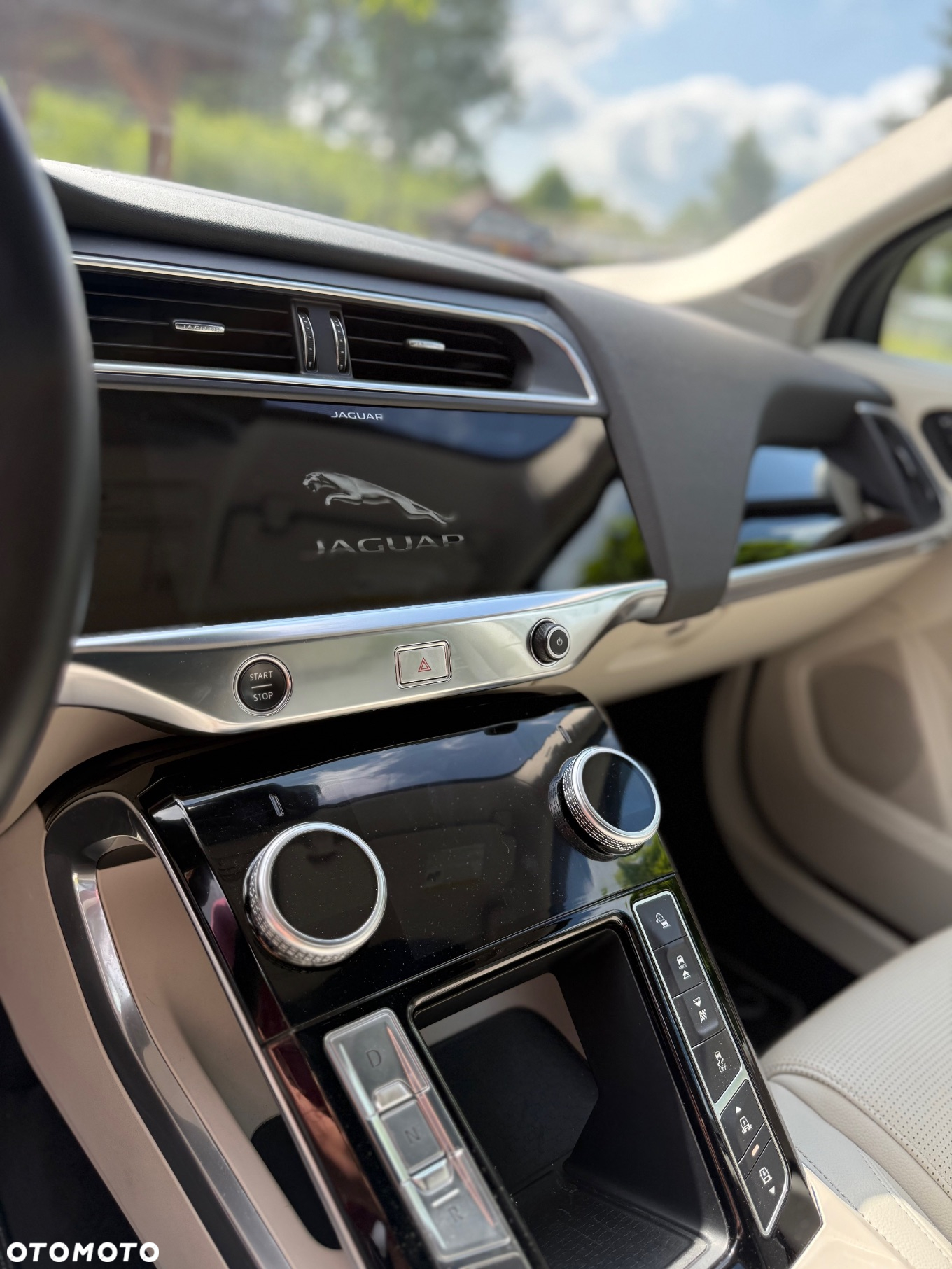 Jaguar I-Pace EV400 90kWh AWD R-Dynamic HSE - 12