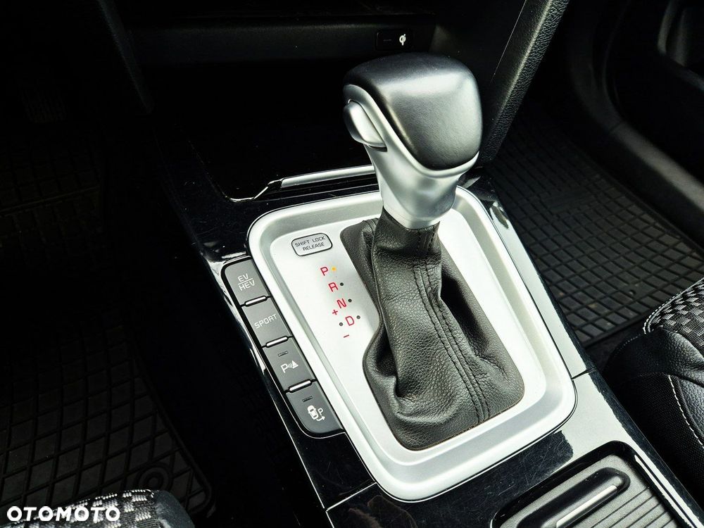 Kia Ceed 1.6 GDI PHEV L Business Line DCT - 32