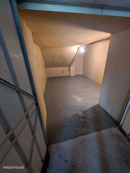 Garagem fechada em Gaia - Grande imagem: 2/3