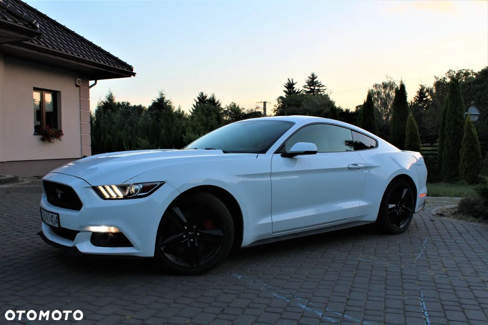 Ford Mustang 2.3 Eco Boost - 2